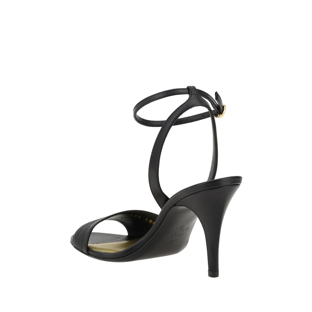 Valentino Garavani Logo Sandals - Elegant og Komfortable