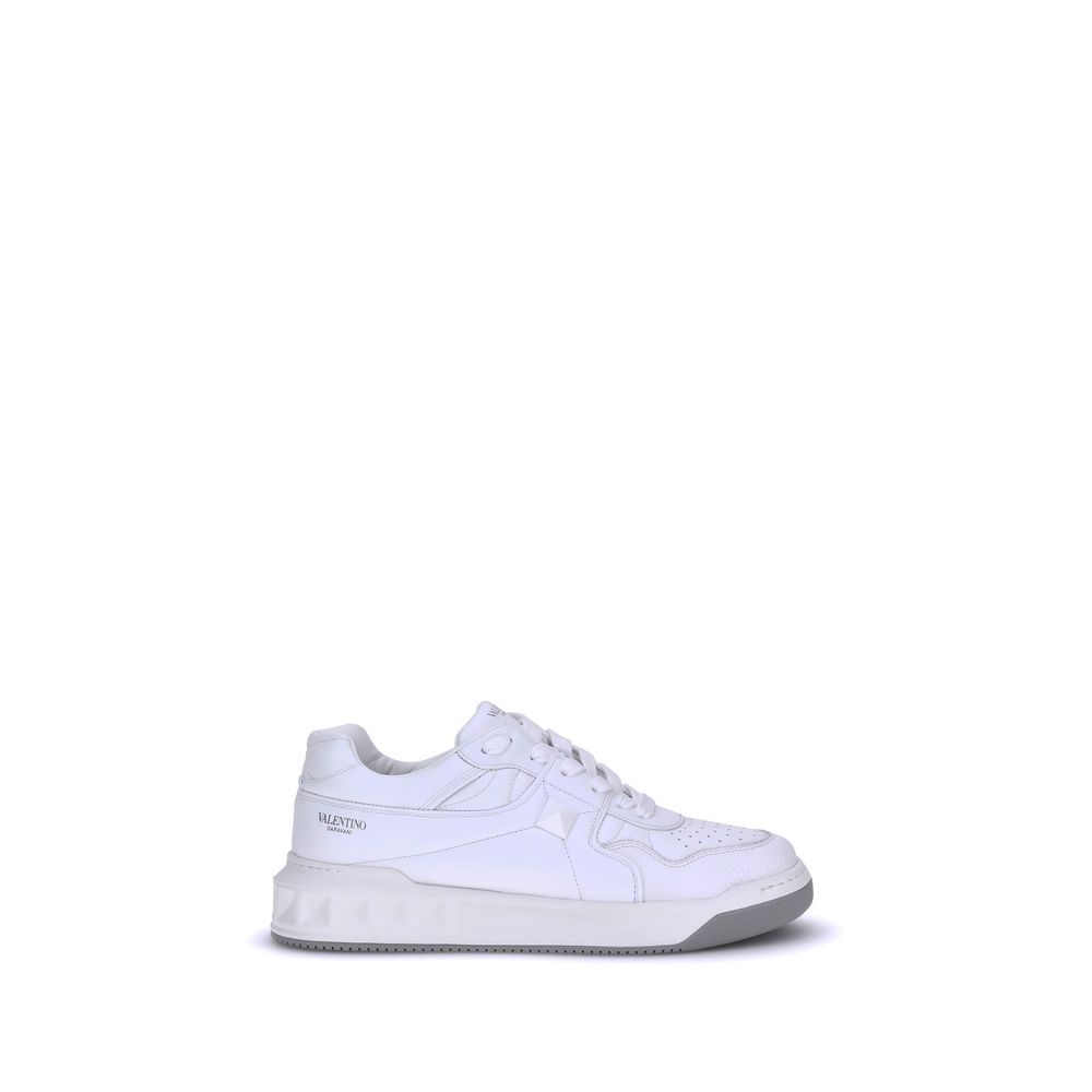 Valentino Garavani One Stud Low-Top Sneakers - Elegance Møder Urban Stil