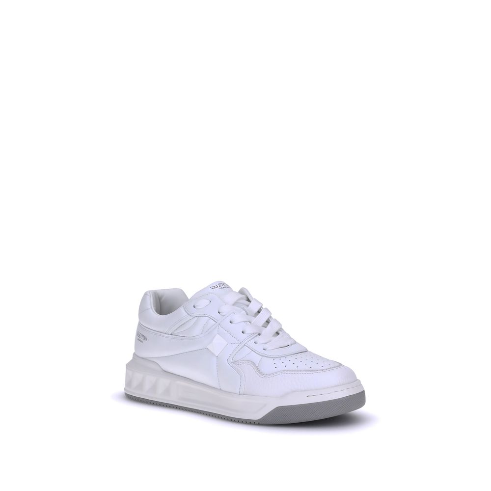 Valentino Garavani One Stud Low-Top Sneakers - Elegance Møder Urban Stil