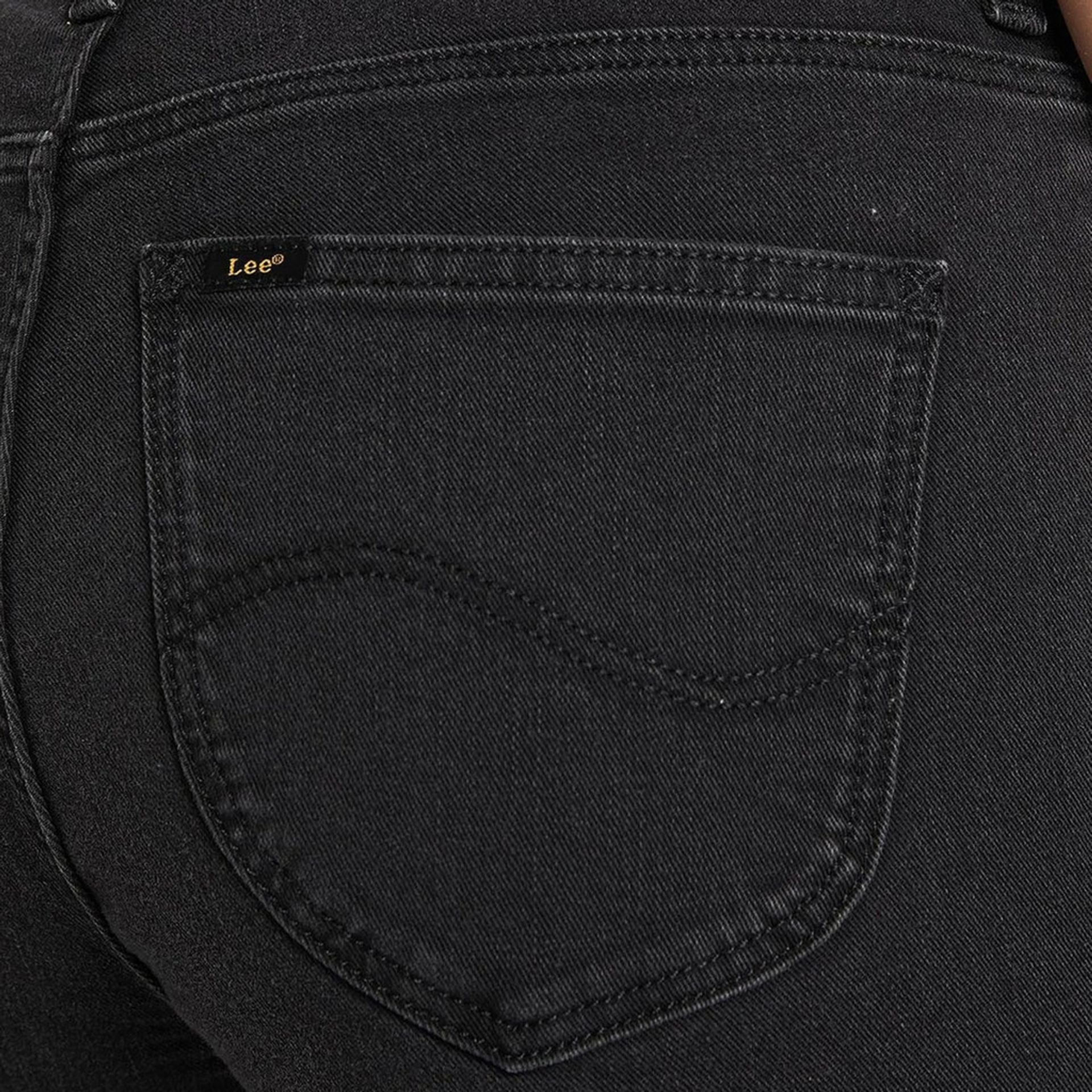 Lee